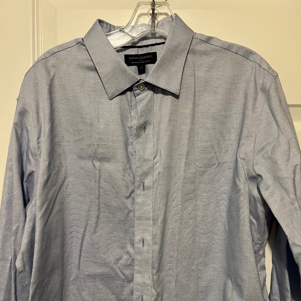 Banana Republic Small Herringbone Large Light Blue Dress Shirt